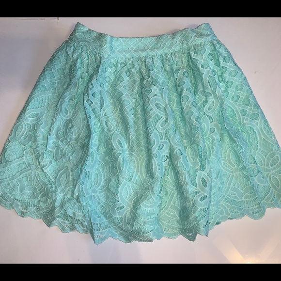 Light-green lace skirt - Picture 1 of 2